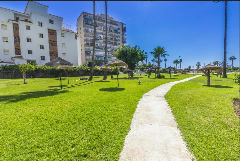 Apartamento En Benalmadena, Primera Linea De Playa 外观 照片